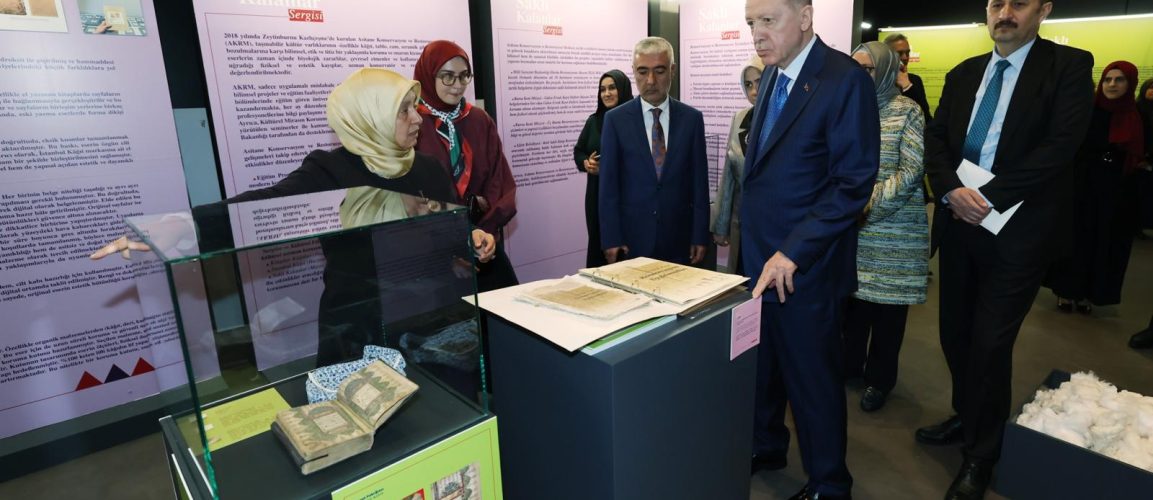 CUMHURBAŞKANI RECEP TAYYİP ERDOĞAN, SAKLI KALANLAR SERGİSİNİ ZİYARET ETTİ