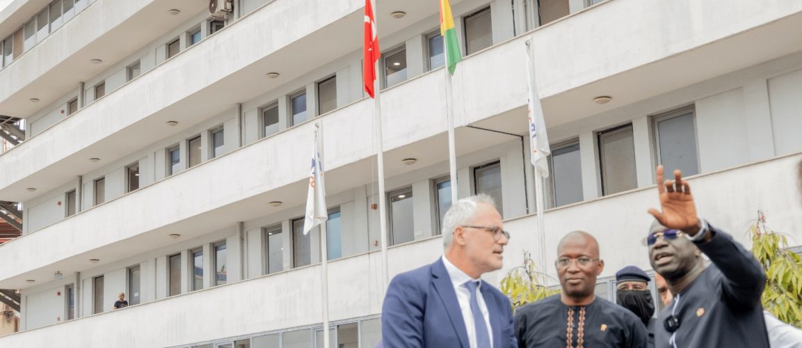 FRANSA’NIN GİNE BÜYÜKELÇİSİ ALPORT CONAKRY LİMANINI ZİYARET ETTİ
